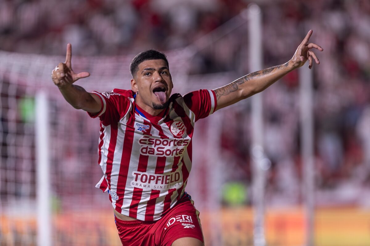 Náutico negocia renovação com atacante Luiz Cláudio | Ge