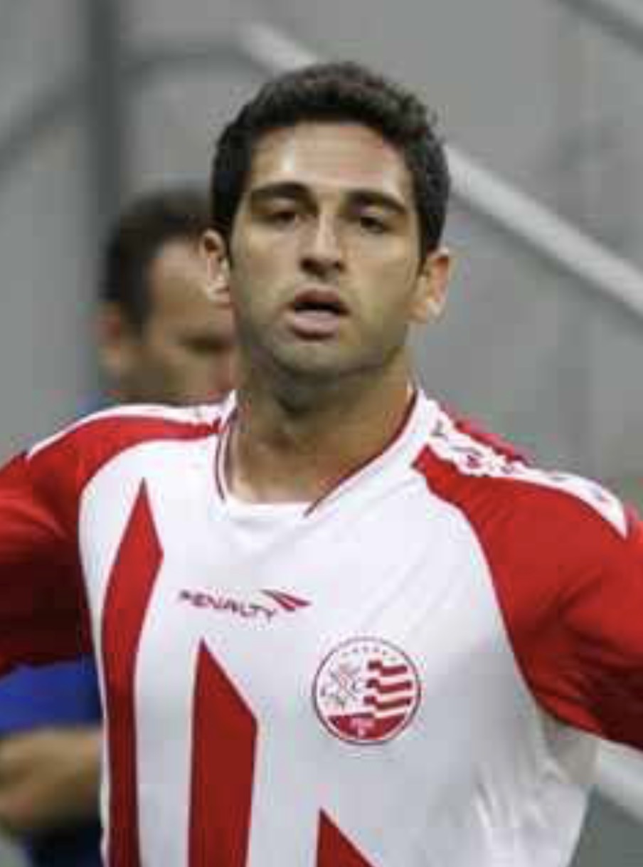 Pedro Carmona, meia do Náutico