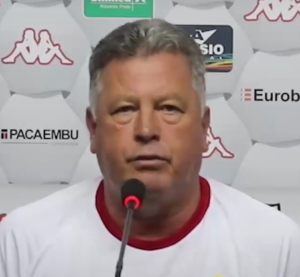 Roberto Cavalo, treinador do Náutico