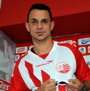 Magrão, volante do Náutico