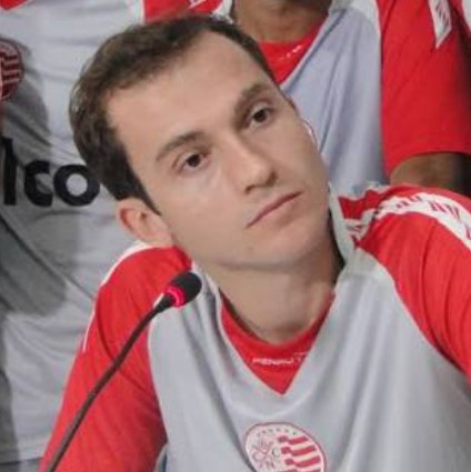Martinez, volante do Náutico