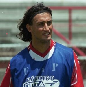 Cláudio Millar, atacante do Náutico