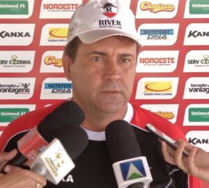 Zé Teodoro, treinador do Náutico
