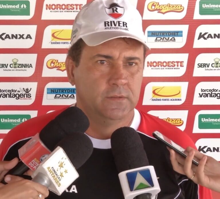 Zé Teodoro, treinador do Náutico